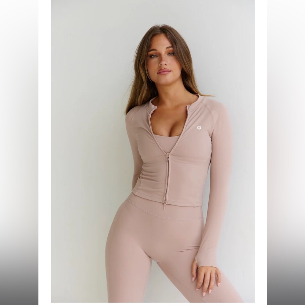 Astoria Luxe balance leggings + jacket set in fawn